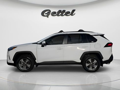 Used 2024 Toyota RAV4 XLE w/ Convenience Package FWD image 8