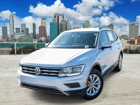 Used 2018 Volkswagen Tiguan S image 1