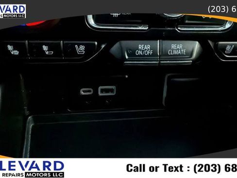 Used 2021 GMC Yukon SLT w/ SLT Premium Package image 22