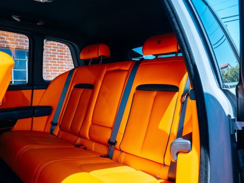 Used 2023 Rolls-Royce Cullinan AWD/4WD image 7