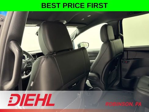 New 2026 Chrysler Pacifica Select AWD/4WD image 21