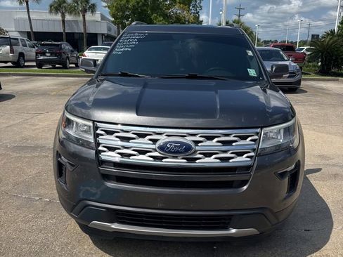 Used 2019 Ford Explorer XLT w/ Equipment Group 202A FWD image 2
