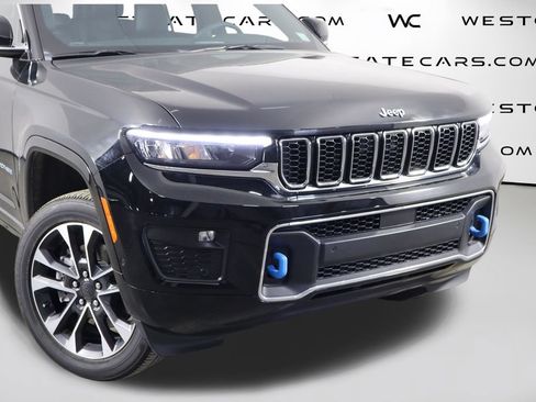 Used 2023 Jeep Grand Cherokee Overland w/ Luxury Tech Group IV AWD/4WD image 63