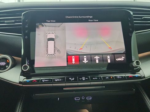 New 2025 Jeep Wagoneer L Series II image 25