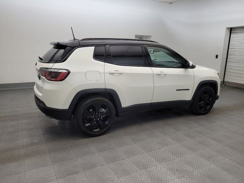 Used 2019 Jeep Compass Latitude FWD image 11