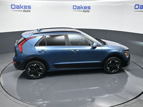 Certified 2023 Kia Niro Wave image 56