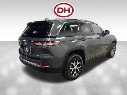 Used 2025 Jeep Grand Cherokee Limited w/ Trailer Tow Package image 12
