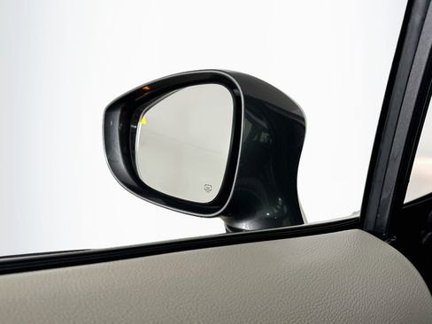 Used 2019 Chrysler Pacifica Touring-L Plus w/ Advanced Safetytec Group FWD image 16
