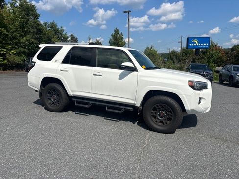 Used 2020 Toyota 4Runner SR5 Premium w/ Moonroof Package AWD/4WD image 10