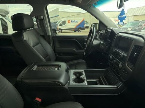 Used 2018 GMC Sierra 1500 SLT w/ All Terrain Package image 6