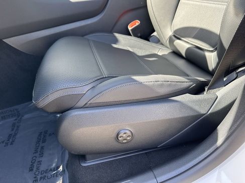 Certified 2025 Mercedes-Benz GLC 300 4MATIC image 16