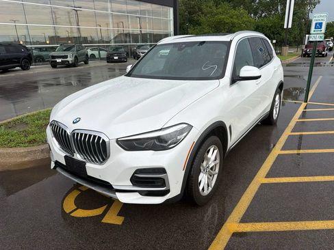 Used 2022 BMW X5 xDrive40i w/ Premium Package AWD/4WD image 3