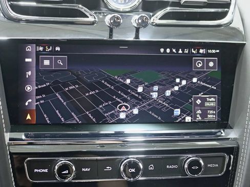 Used 2021 Bentley Bentayga AWD/4WD image 24