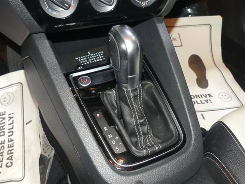 Used 2016 Volkswagen Jetta Sport image 33