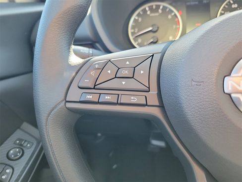 Used 2025 Nissan Sentra S image 23