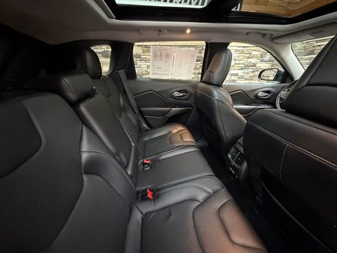 Used 2021 Jeep Cherokee Limited AWD/4WD image 31