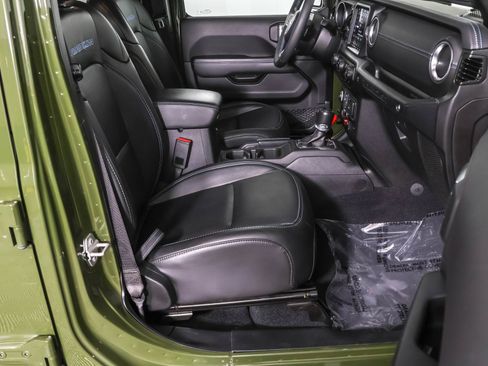 Used 2023 Jeep Wrangler Unlimited Rubicon 4xe AWD/4WD image 45