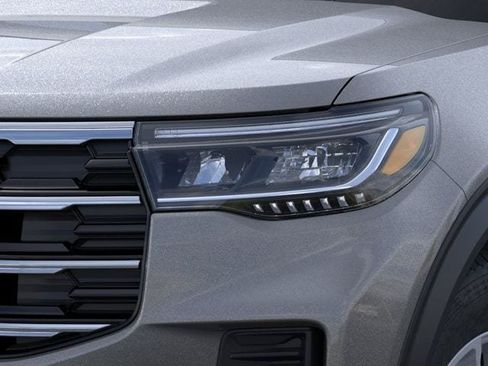 New 2026 Ford Explorer Active RWD image 18