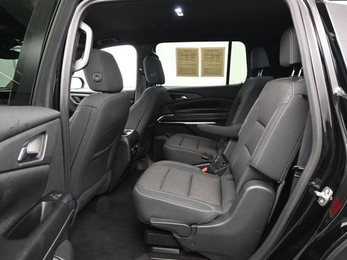 Used 2024 Chevrolet Traverse LT FWD image 34