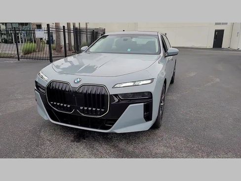 New 2025 BMW 760i xDrive 760i xDrive image 32