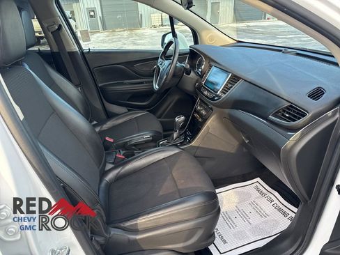 Used 2020 Buick Encore Preferred image 11