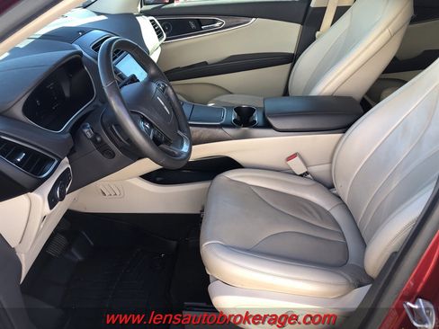 Used 2019 Lincoln Nautilus Reserve image 11