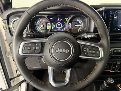 Used 2024 Jeep Wrangler Unlimited Sahara w/ Technology Group AWD/4WD image 22