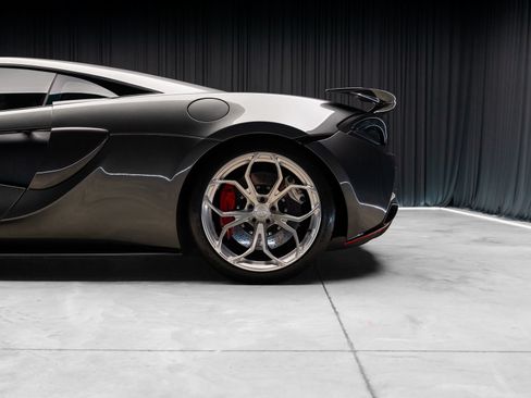 Used 2017 McLaren 570S Coupe RWD image 33