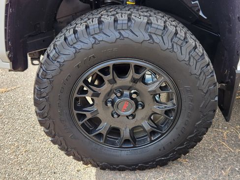 Used 2024 Toyota Tacoma SR5 image 17