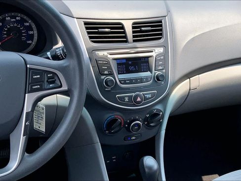 Used 2016 Hyundai Accent SE w/ Option Group 02 FWD image 6
