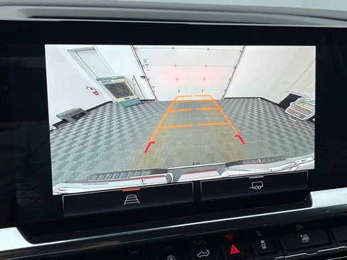 New 2026 GMC Sierra 1500 SLT w/ SLT Premium Package image 4