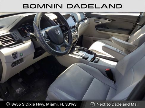 Used 2022 Honda Pilot Touring image 16