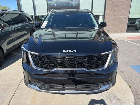 Certified 2025 Kia Sorento S w/ Panoramic Sunroof Package AWD/4WD image 7