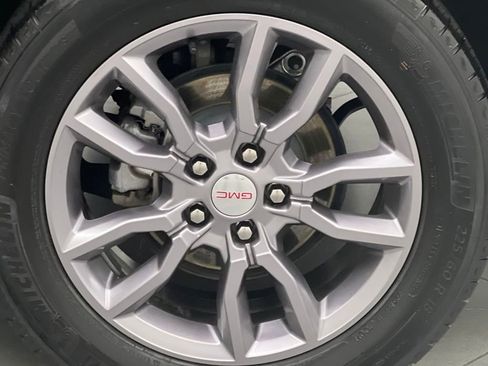 Used 2024 GMC Terrain SLT image 63