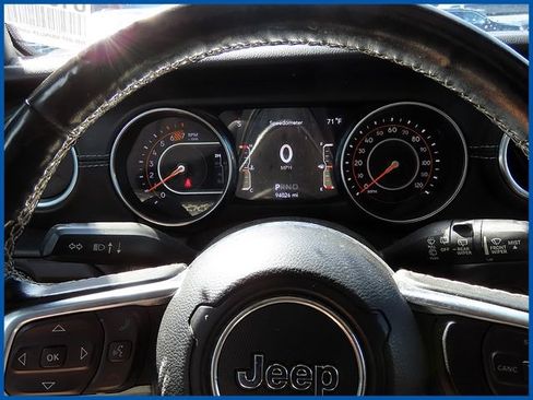 Certified 2020 Jeep Wrangler Unlimited Sahara AWD/4WD image 15