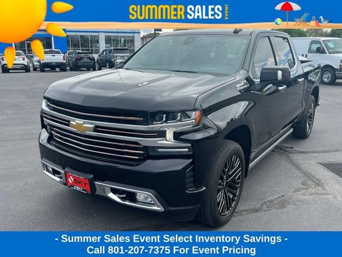 Used 2022 Chevrolet Silverado 1500 High Country w/ Technology Package AWD/4WD image 2