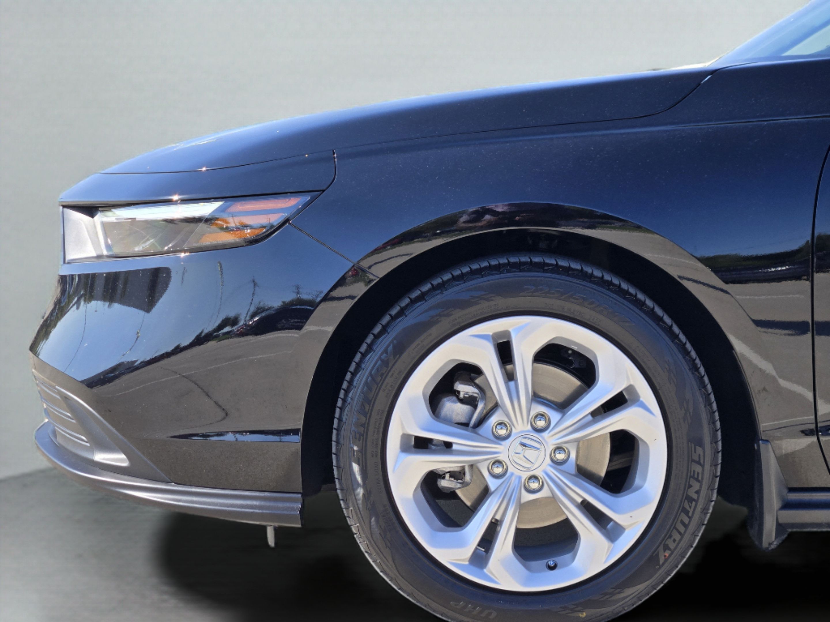 Certified 2025 Honda Accord LX image 30