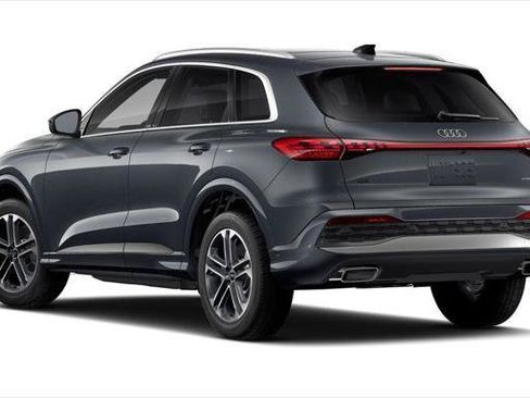 Used 2025 Audi Q5 Premium w/ Convenience Package AWD/4WD image 2