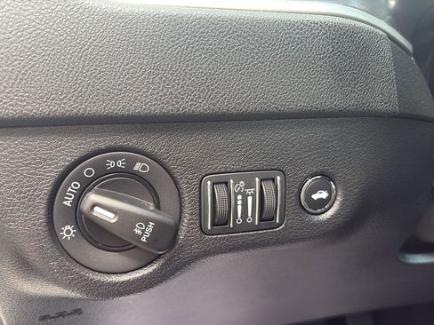 Used 2022 Dodge Charger GT RWD image 7