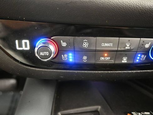 Used 2022 Buick Enclave Premium FWD image 31