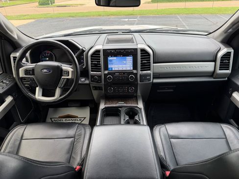 Used 2018 Ford F250 Lariat w/ Lariat Ultimate Package AWD/4WD image 19