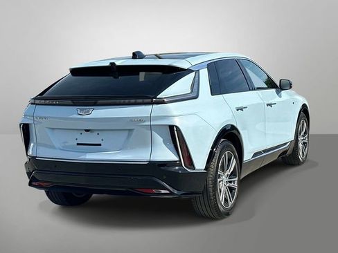 Used 2024 Cadillac Lyriq Luxury w/ LPO, Floor Liner Package AWD/4WD image 25