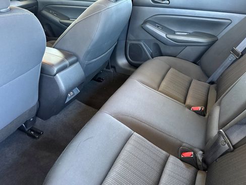 Used 2025 Nissan Altima 2.5 SV FWD image 25