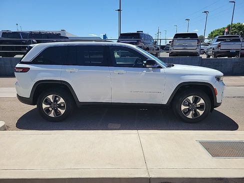 Used 2024 Jeep Grand Cherokee Limited 4xe AWD/4WD image 8