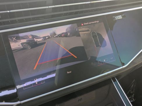 Used 2023 Audi Q8 Prestige w/ Prestige Package image 14