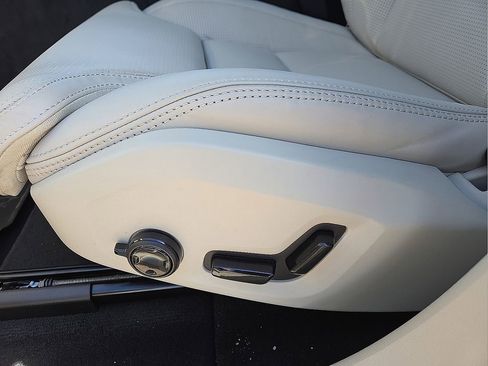 New 2026 Volvo XC60 B5 Ultra w/ Protection Package Premier image 22