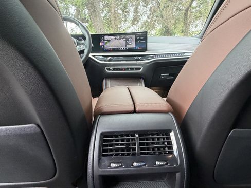 Used 2024 BMW X5 xDrive40i w/ Premium Package AWD/4WD image 38