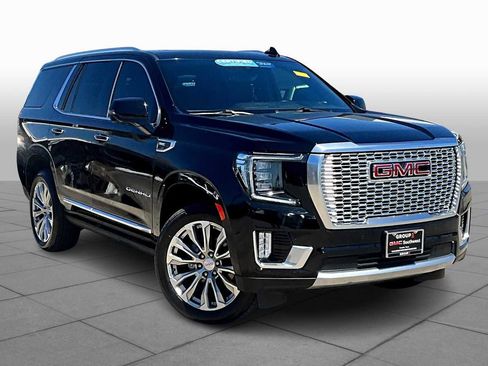 Used 2021 GMC Yukon Denali w/ Denali Premium Package image 3