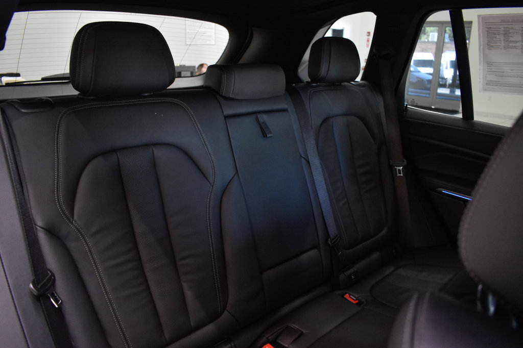 Used 2020 BMW X5 xDrive40i w/ Convenience Package AWD/4WD image 31