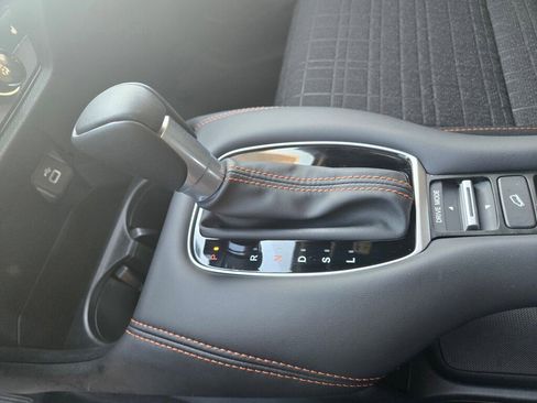 Certified 2025 Honda HR-V Sport image 12